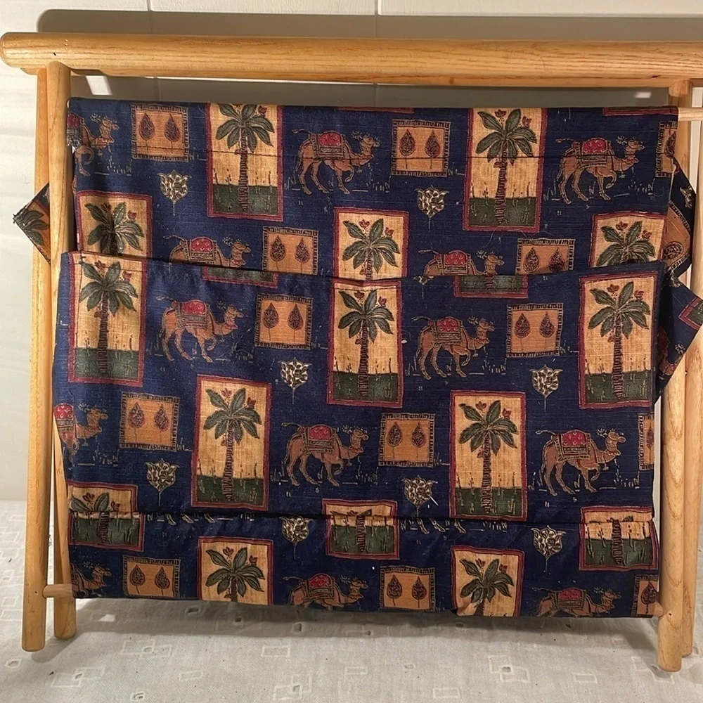 Sewing Camel Ethnic Cloth Print Pocket Yarn Storage Wooden